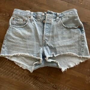 Levi’s 501 denim jeans in light wash super soft